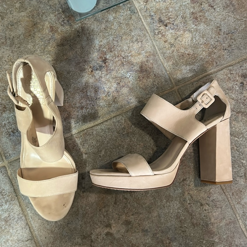 Vince Camuto nude pump sandals open toed 9.5 platform chunky heel